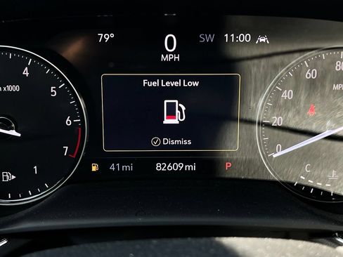 Used 2022 Buick Envision Essence w/ Safety Package FWD image 10