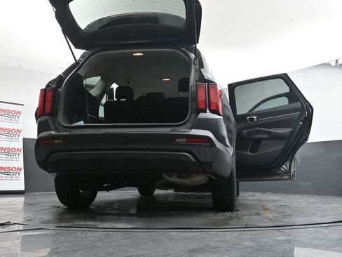 Used 2023 Kia Sorento LX image 29