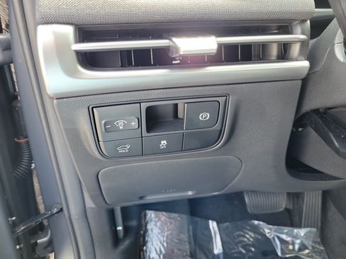 Used 2025 Hyundai Tucson Limited FWD image 21