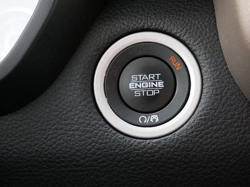 Used 2022 RAM 1500 Laramie AWD/4WD image 29