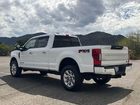 Used 2022 Ford F350 Platinum w/ FX4 Off-Road Package image 4