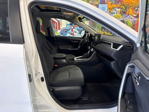 Used 2021 Toyota RAV4 XLE w/ Convenience Package AWD/4WD image 37