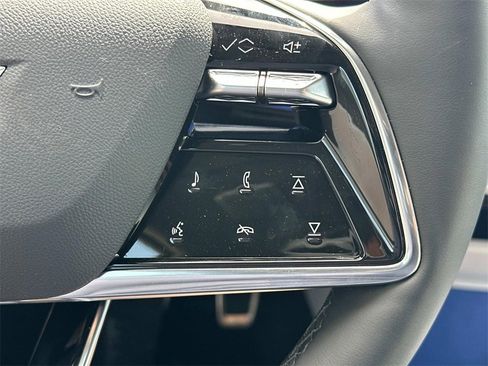 New 2025 Cadillac Optiq Luxury 1 image 23