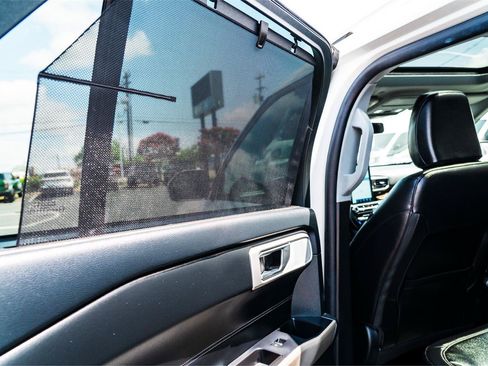 Used 2023 Ford Explorer Limited w/ Limited Technology Package RWD image 37