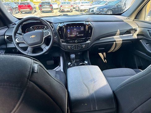 Used 2023 Chevrolet Traverse LT AWD/4WD image 11