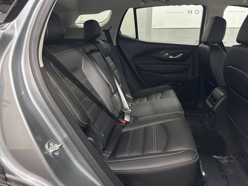 Used 2024 GMC Terrain Denali w/ Denali Premium Package AWD/4WD image 38
