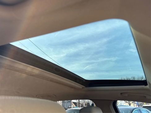 Used 2012 Mercedes-Benz E 350 4MATIC Sedan image 19