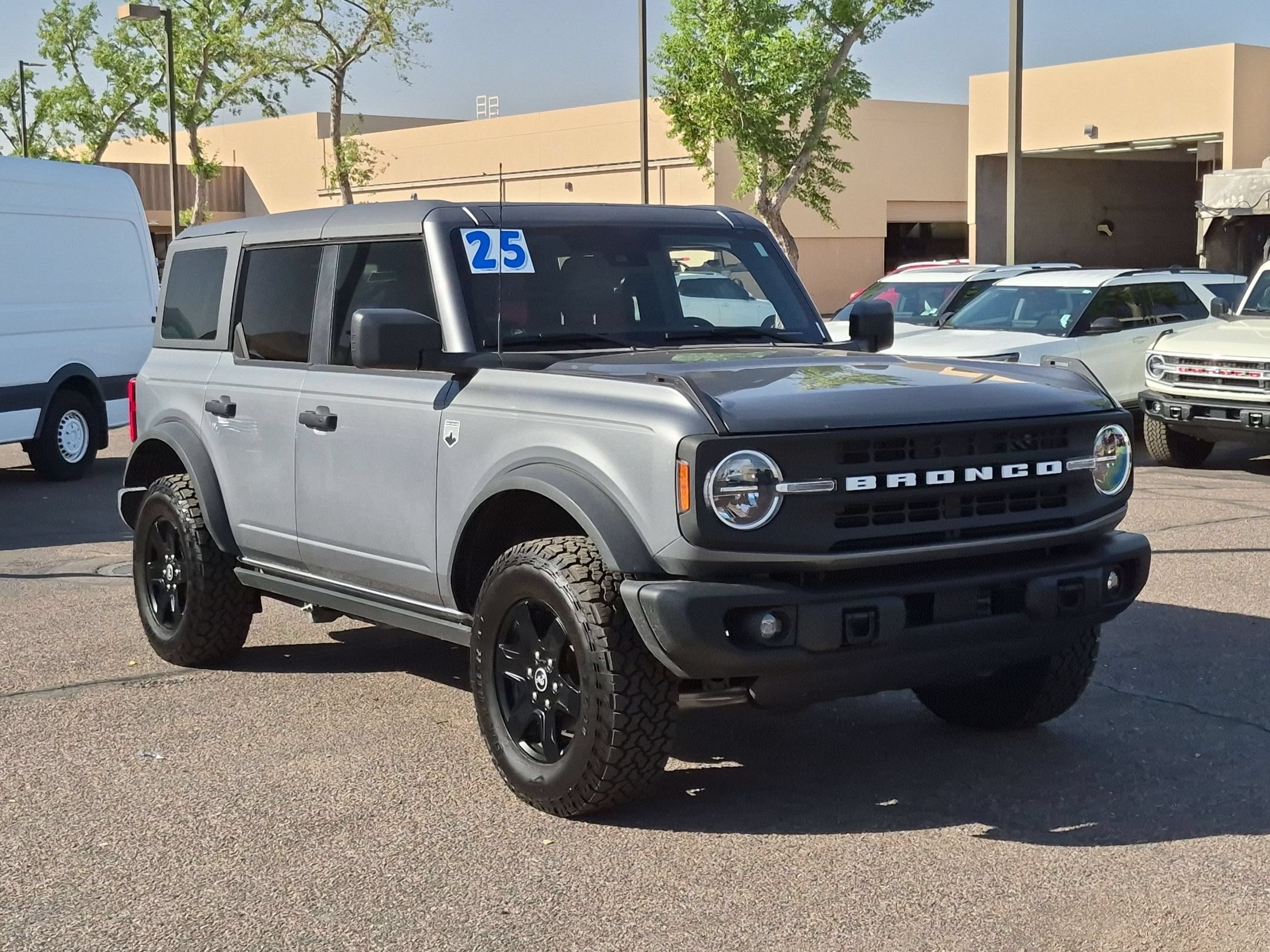 Used 2025 Ford Bronco Big Bend w/ Black Diamond Package AWD/4WD image 3