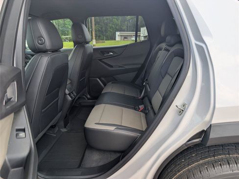 New 2026 Chevrolet Equinox LT w/ Convenience Package II FWD image 31