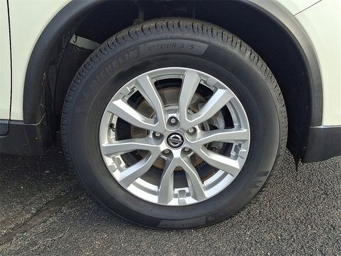 Used 2020 Nissan Rogue SV image 30