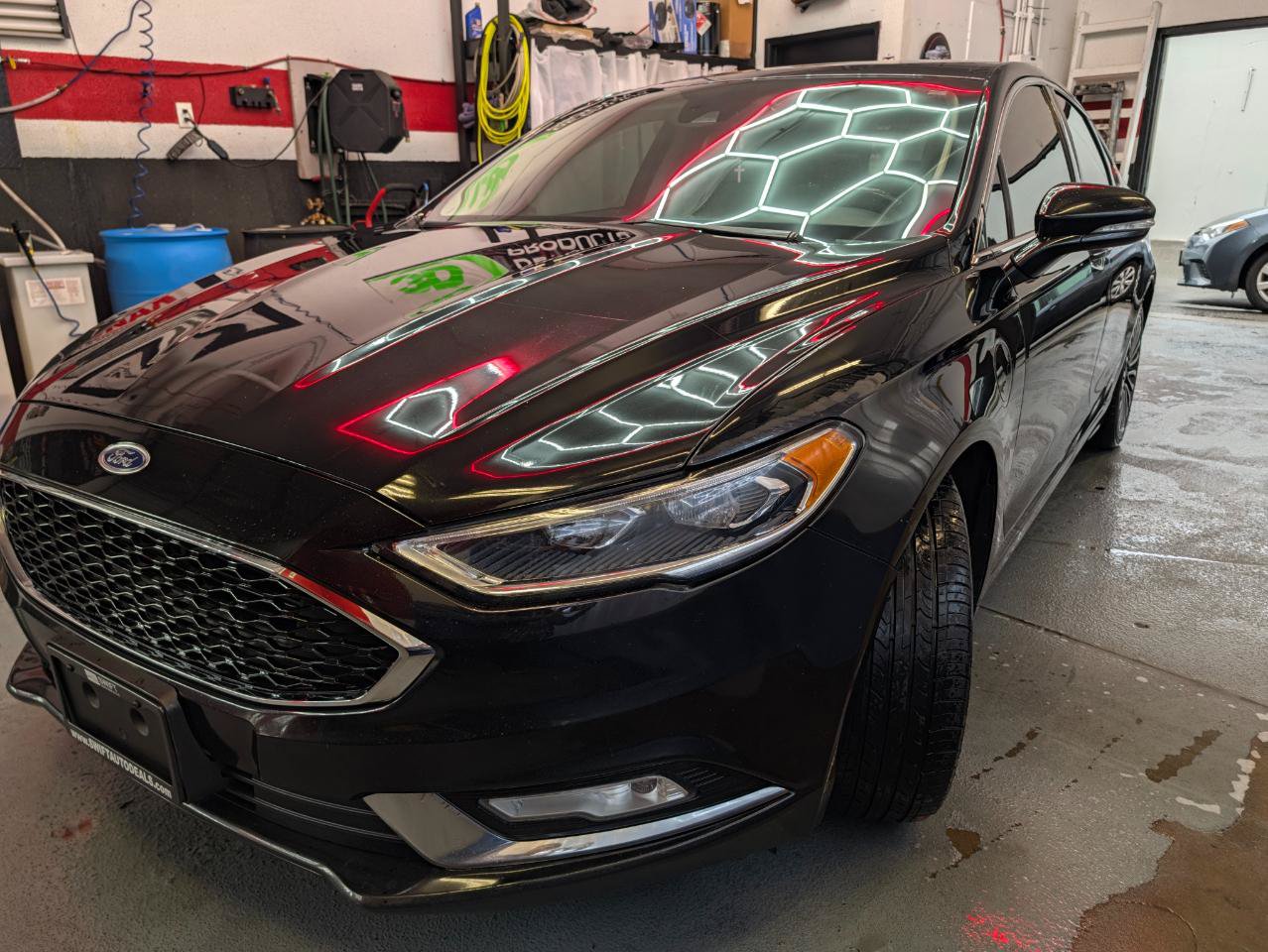 Used 2018 Ford Fusion Energi Titanium FWD image 3