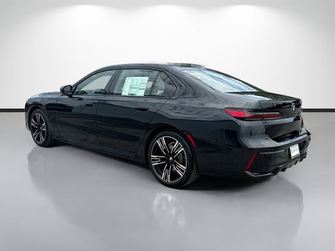 New 2026 BMW 740i w/ Premium Package RWD image 5