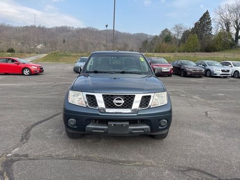 Used 2014 Nissan Frontier SV image 3