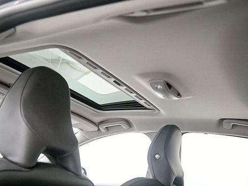 Used 2017 Volvo S60 T5 Inscription Platinum w/ Climate Package image 25