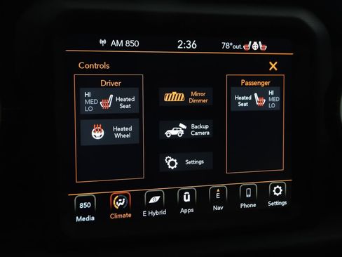 Used 2023 Jeep Wrangler Unlimited Sahara w/ Cold Weather Group AWD/4WD image 9