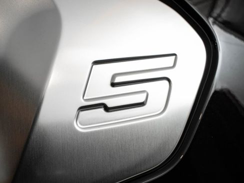 Certified 2025 BMW 530i xDrive image 19