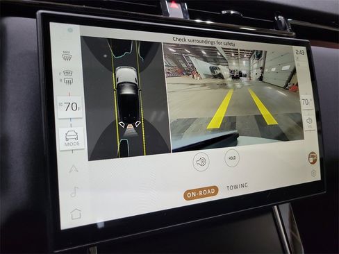 New 2025 Land Rover Range Rover Velar Dynamic SE image 19