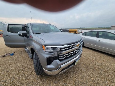Used 2024 Chevrolet Silverado 1500 LTZ AWD/4WD image 7