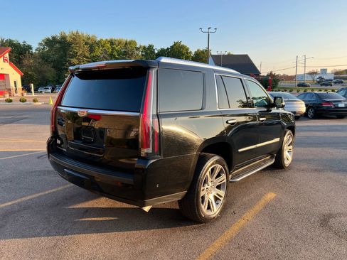 Used 2017 Cadillac Escalade Premium Luxury image 5