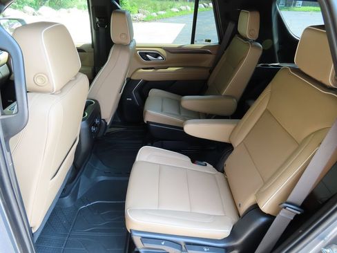 Used 2022 Chevrolet Tahoe Premier AWD/4WD image 29