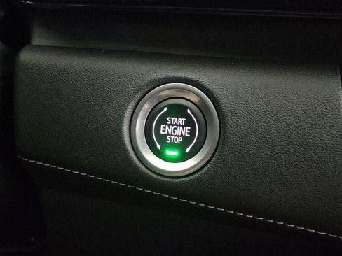 Certified 2022 Cadillac Escalade Premium Luxury image 25