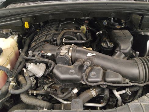 Used 2021 Jeep Grand Cherokee L Laredo image 30