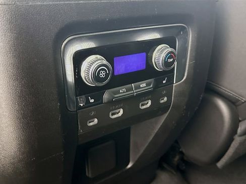 Used 2023 GMC Yukon AT4 w/ AT4 Premium Package AWD/4WD image 32