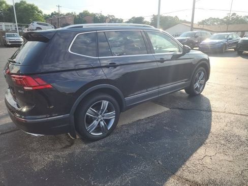 Used 2019 Volkswagen Tiguan SEL Premium AWD/4WD image 4