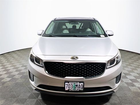 Used 2016 Kia Sedona LX w/ LX Convenience Package image 3