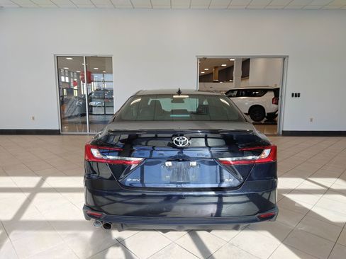 Used 2025 Toyota Camry SE image 4