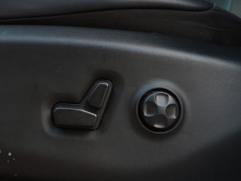 Used 2024 Chrysler Pacifica Touring-L FWD image 20