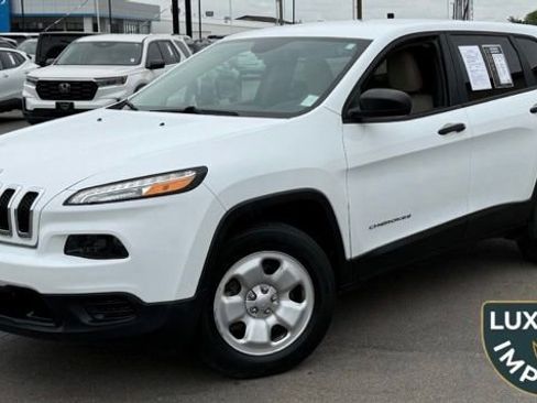Used 2017 Jeep Cherokee Sport w/ Safety Group AWD/4WD image 2