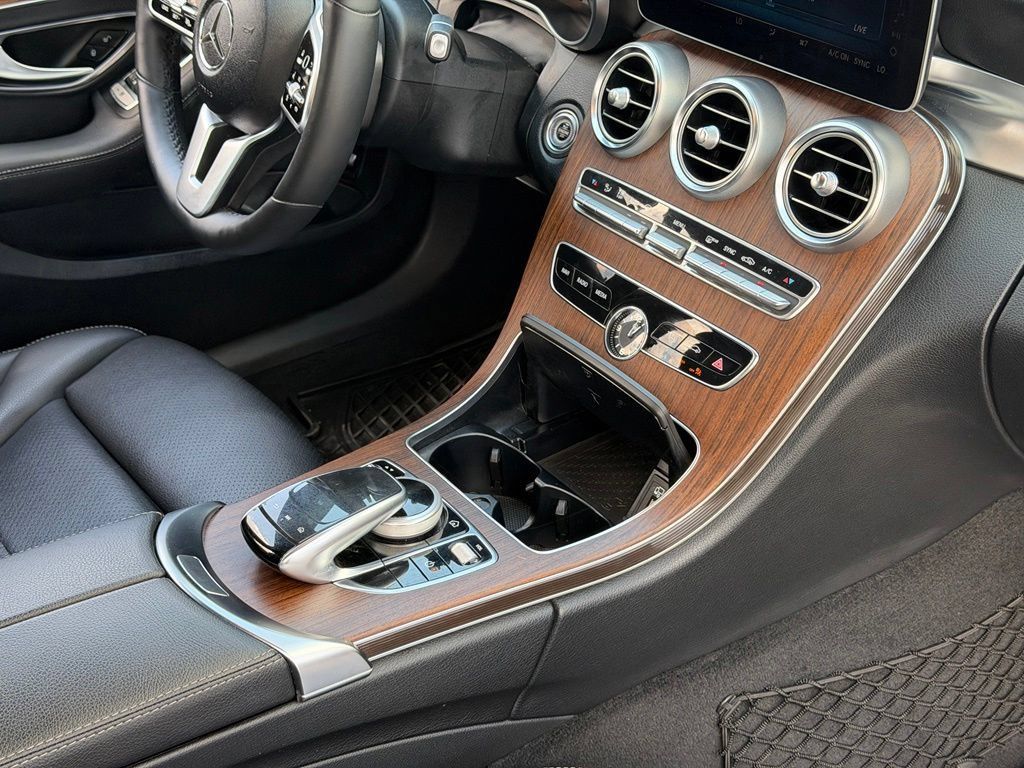 Used 2019 Mercedes-Benz C 300 4MATIC Sedan image 38