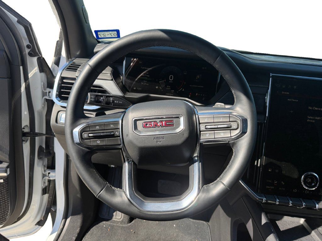 Used 2026 GMC Acadia Elevation w/ Elevation Premium Package FWD image 13