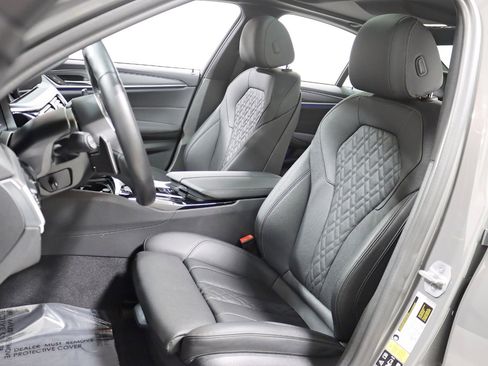 Used 2022 BMW 530i xDrive w/ M Sport Package image 28