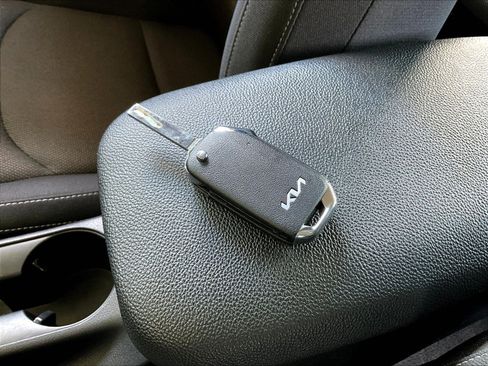 Used 2023 Kia Forte LXS w/ LXS Technology Package FWD image 31