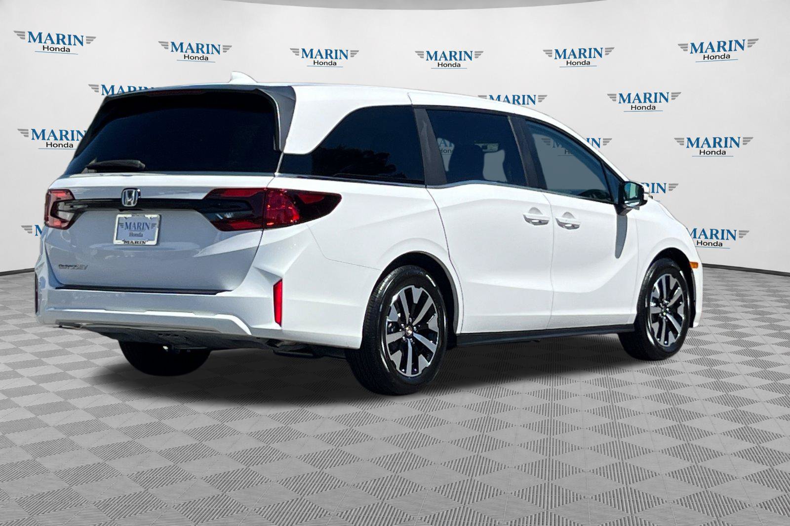 New 2026 Honda Odyssey EX-L image 3