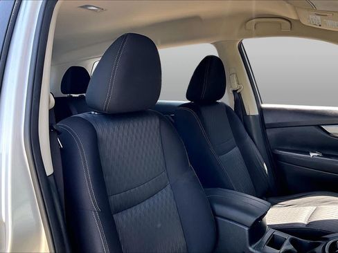 Used 2020 Nissan Rogue S FWD image 9