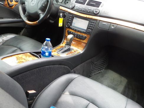 Used 2006 Mercedes-Benz E 350 Sedan image 61