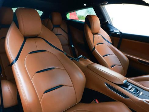 Used 2019 Ferrari GTC4Lusso T image 18