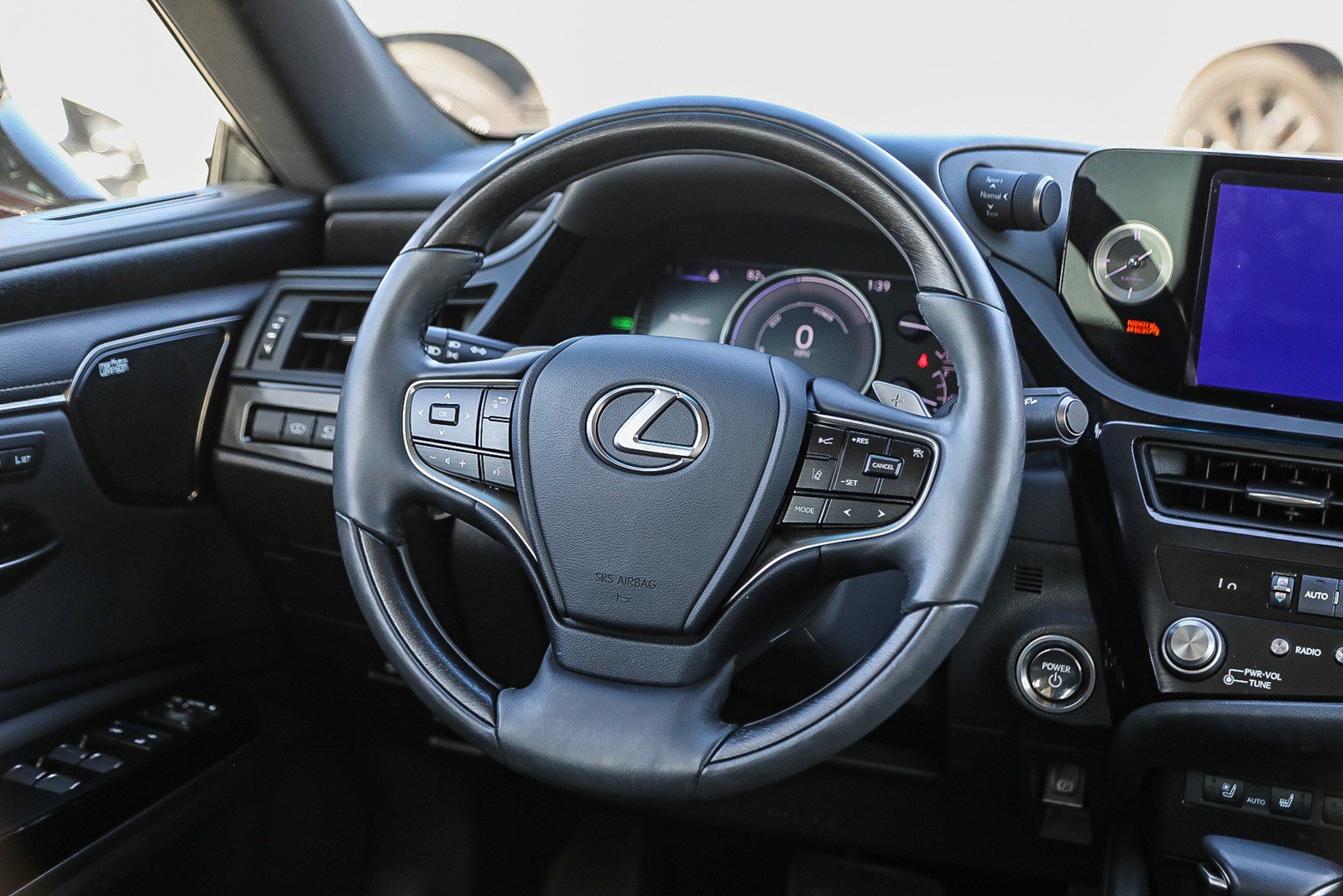 Certified 2024 Lexus ES 300h w/ Accessory Package (Z2) FWD image 15
