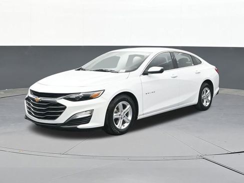 Used 2025 Chevrolet Malibu LS FWD image 4