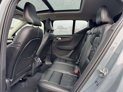 Certified 2023 Volvo XC40 B5 Plus w/ Driver Assist Package image 9