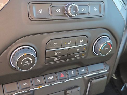 Used 2022 Chevrolet Silverado 1500 Custom image 21