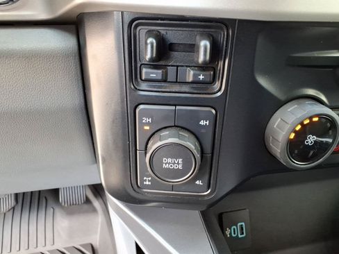 Used 2024 Ford F250 XLT w/ Black Appearance Package AWD/4WD image 25