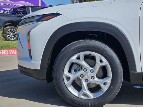 New 2026 Chevrolet Trax LS w/ LS Convenience Package FWD image 11