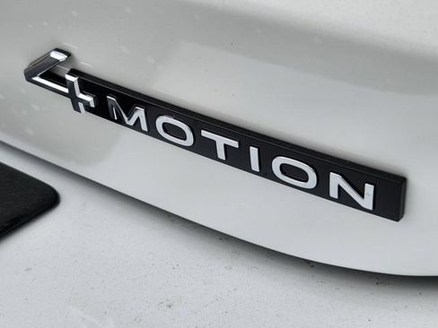 New 2026 Volkswagen Tiguan SE R-Line AWD/4WD image 10
