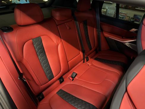 Used 2024 BMW X5 M Competition w/ Executive Package image 25