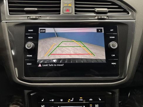 Used 2023 Volkswagen Tiguan SE R-Line image 10