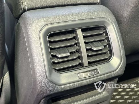 Used 2025 Volkswagen Taos SEL AWD/4WD image 23